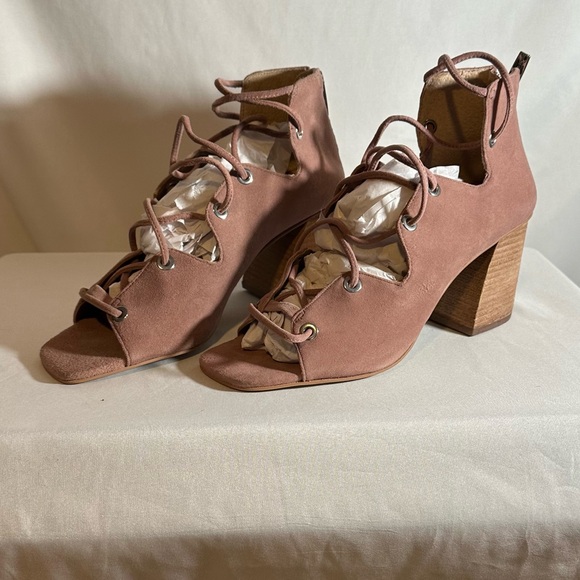 Vince Camuto Womens Strappy Nahara Heel 👡 - Picture 3 of 5